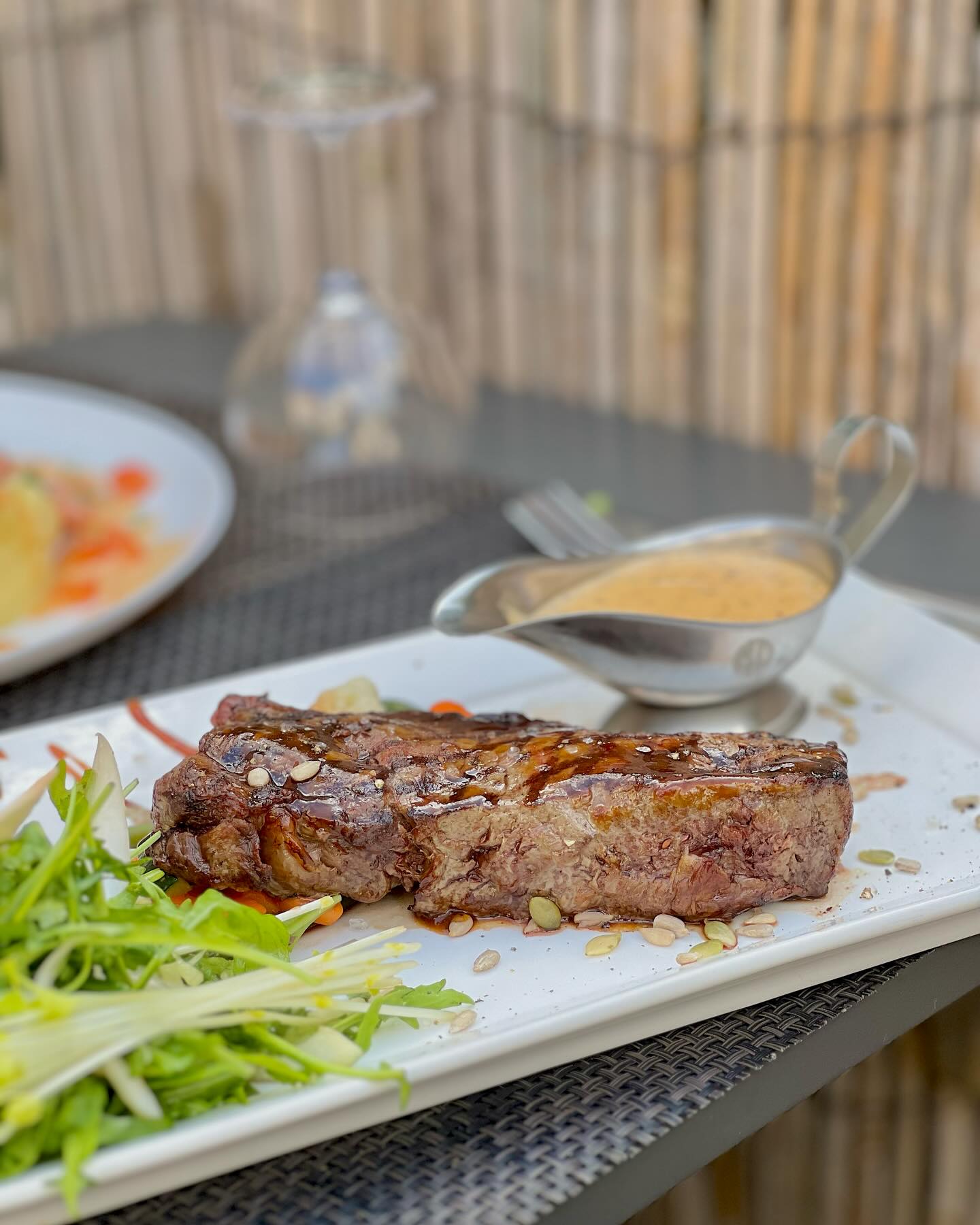Gerecht geserveerd in het halal restaurant