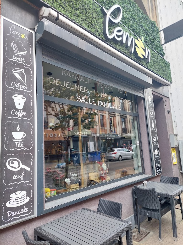 Photo intérieure ou extérieure du restaurant halal