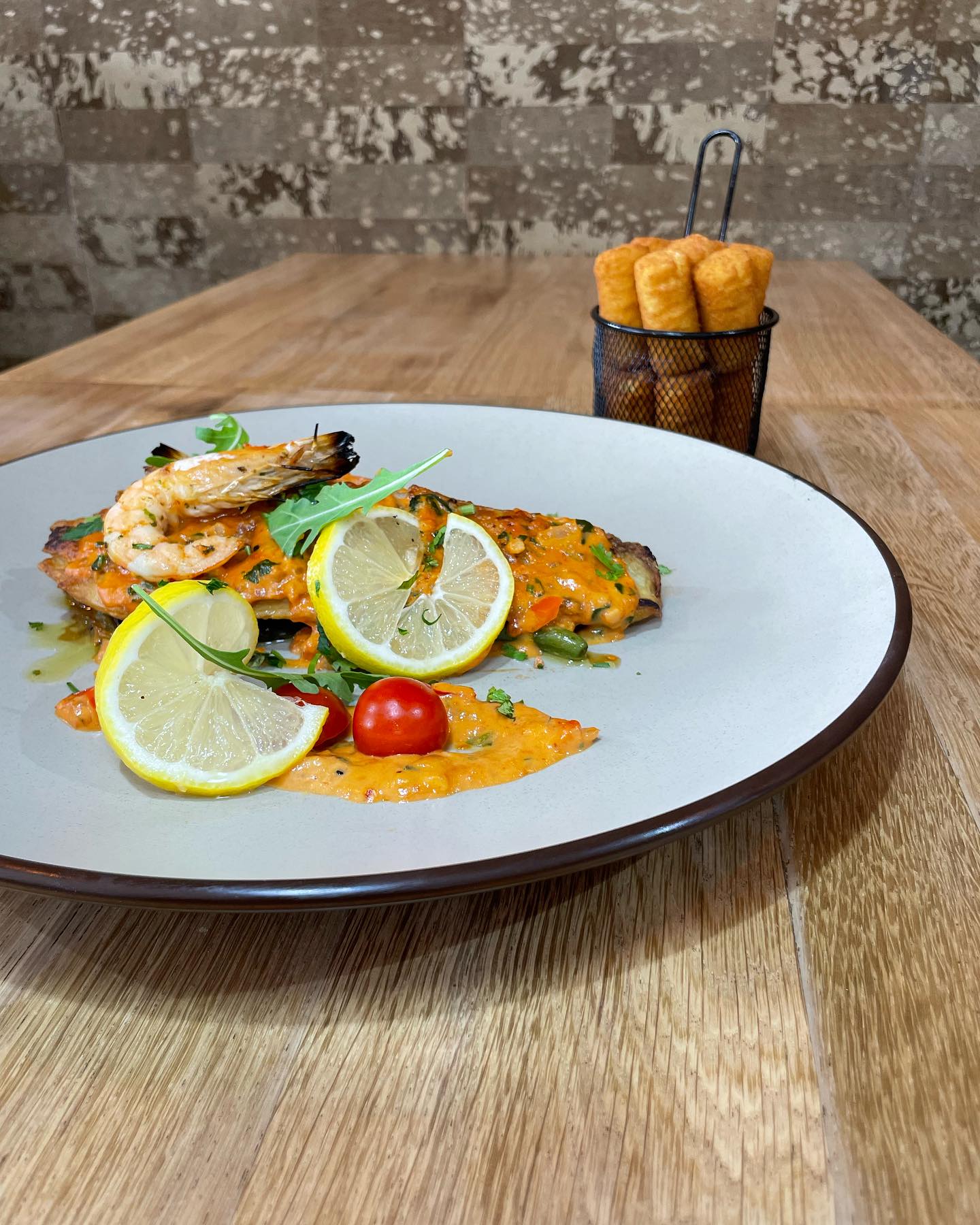 Gerecht geserveerd in het halal restaurant