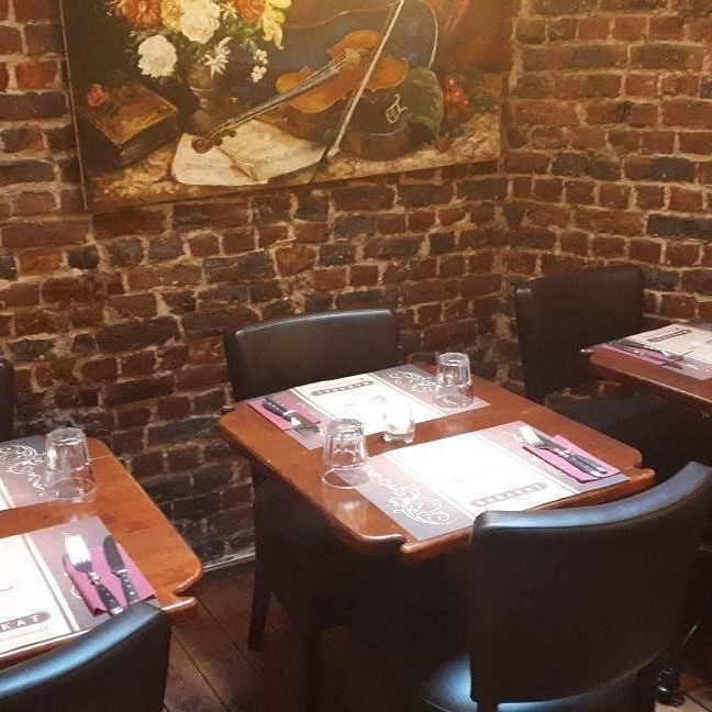 Photo intérieure ou extérieure du restaurant halal